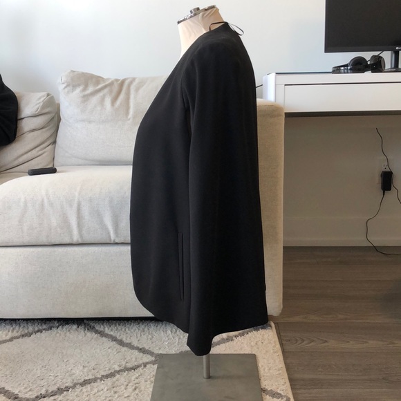 Zara Sleeveless Blazer - Picture 2 of 3